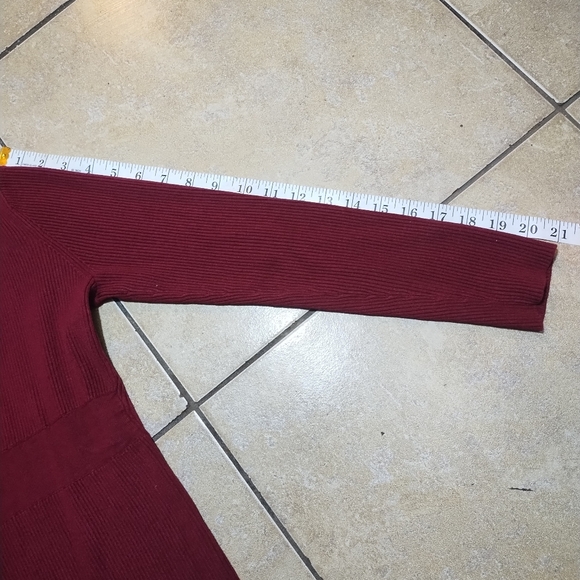 Majora Deep Red Ribbed Knit V-Neck Sweater Top Size Large - Picture 9 of 9